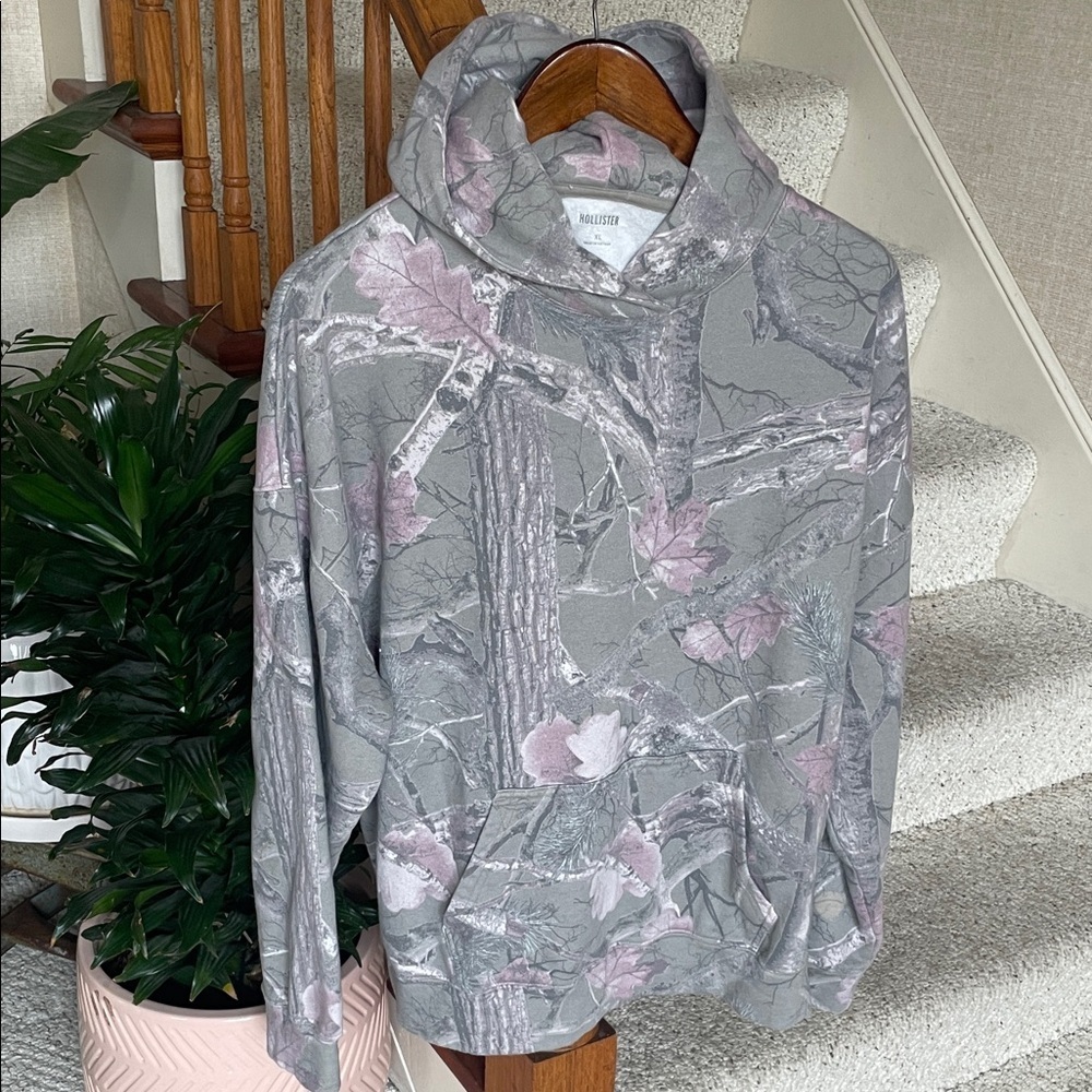 Hollister Oversized Cozy Gray & Pink Tree Camo Hooded Pullover XL